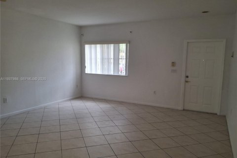 Villa ou maison à louer à Miramar, Floride: 2 chambres, 134.71 m2 № 1995744 - photo 7