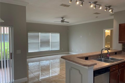 Villa ou maison à louer à Kissimmee, Floride: 5 chambres, 271.27 m2 № 2407086 - photo 19