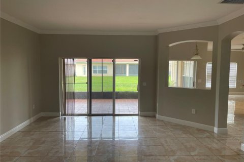 Villa ou maison à louer à Kissimmee, Floride: 5 chambres, 271.27 m2 № 2407086 - photo 4