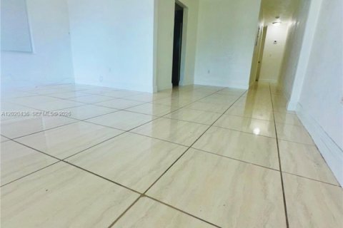 Villa ou maison à louer à Miami, Floride: 2 chambres № 2181037 - photo 4