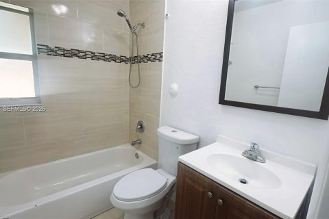 Villa ou maison à louer à Miami, Floride: 2 chambres № 2181037 - photo 7