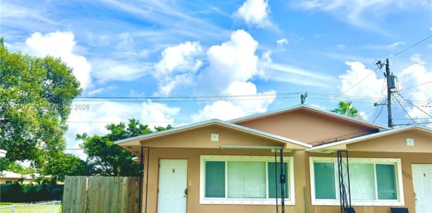 Villa ou maison à Miami, Floride 2 chambres № 2181037