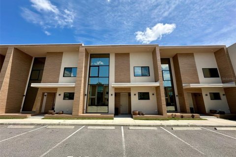 Adosado en venta en Kissimmee, Florida, 4 dormitorios, 218.88 m2 № 1122262 - foto 1