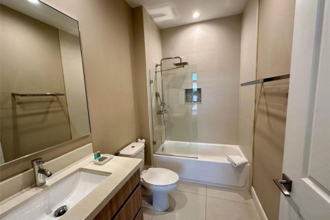 Touwnhouse à vendre à Kissimmee, Floride: 4 chambres, 218.88 m2 № 1122262 - photo 16