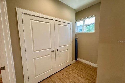 Touwnhouse à vendre à Kissimmee, Floride: 4 chambres, 218.88 m2 № 1122262 - photo 5
