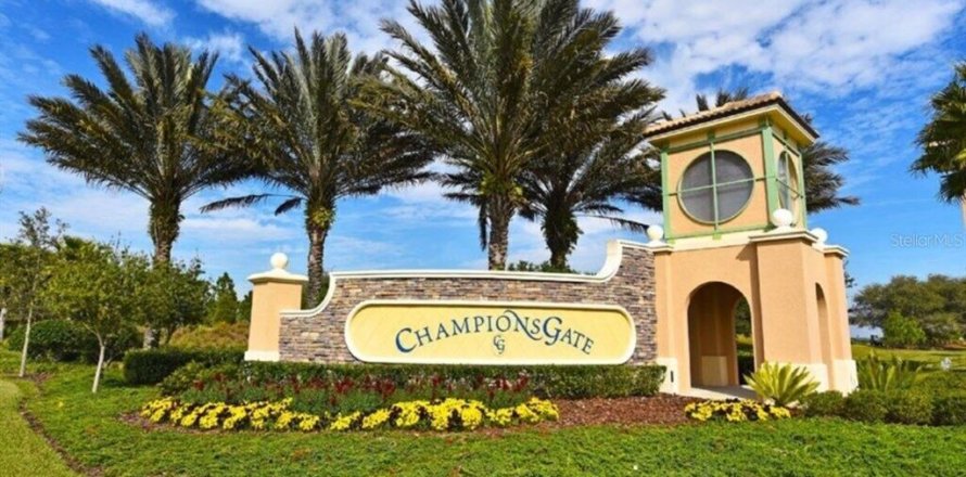 House in Davenport, Florida 8 bedrooms, 363.15 sq.m. № 1667009