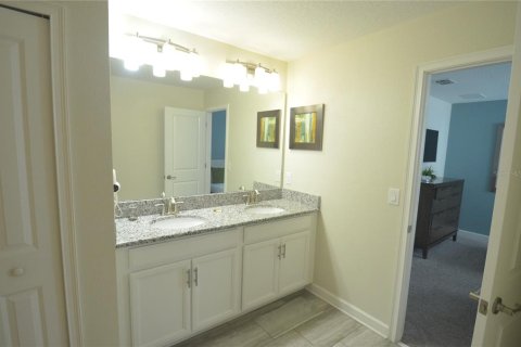 House in Davenport, Florida 8 bedrooms, 363.15 sq.m. № 1667009 - photo 30
