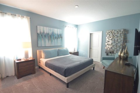 House in Davenport, Florida 8 bedrooms, 363.15 sq.m. № 1667009 - photo 13