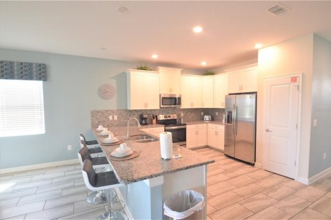 House in Davenport, Florida 8 bedrooms, 363.15 sq.m. № 1667009 - photo 7