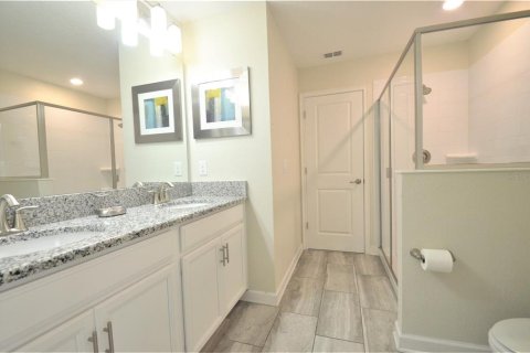 House in Davenport, Florida 8 bedrooms, 363.15 sq.m. № 1667009 - photo 27