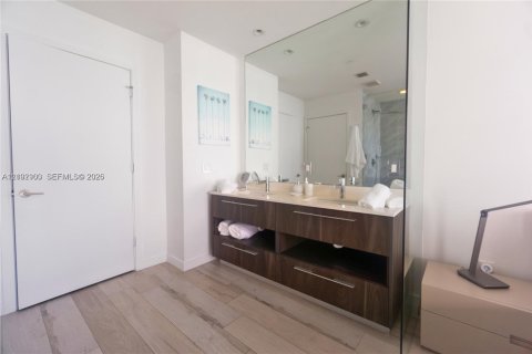 Condo in Miami, Florida, 2 bedrooms  № 2409045 - photo 20