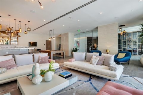 Condo in Miami, Florida, 2 bedrooms  № 2409045 - photo 24