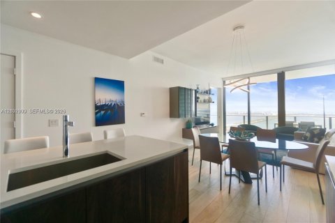 Condo in Miami, Florida, 2 bedrooms № 2409045