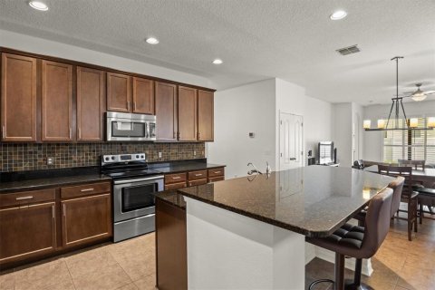 House in Orlando, Florida 4 bedrooms, 196.21 sq.m. № 1690766 - photo 13