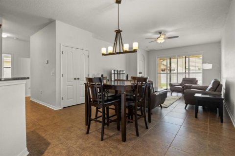 House in Orlando, Florida 4 bedrooms, 196.21 sq.m. № 1690766 - photo 14