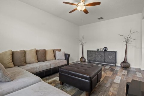 House in Orlando, Florida 4 bedrooms, 196.21 sq.m. № 1690766 - photo 9