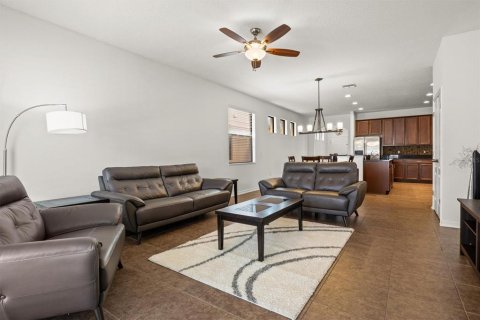 House in Orlando, Florida 4 bedrooms, 196.21 sq.m. № 1690766 - photo 18
