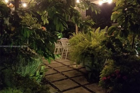 Снять в аренду виллу или дом в Форт-Лодердейл, Флорида 2 спальни, 81.29м2, № 1956179 - фото 11