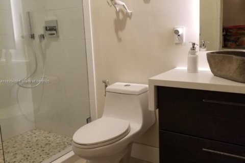 Снять в аренду виллу или дом в Форт-Лодердейл, Флорида 2 спальни, 81.29м2, № 1956179 - фото 17