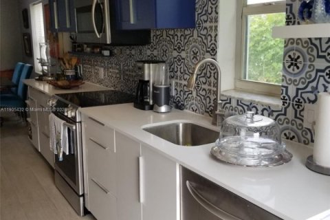 Снять в аренду виллу или дом в Форт-Лодердейл, Флорида 2 спальни, 81.29м2, № 1956179 - фото 8