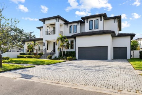 House in Tampa, Florida 5 bedrooms, 506.13 sq.m. № 2333885 - photo 2