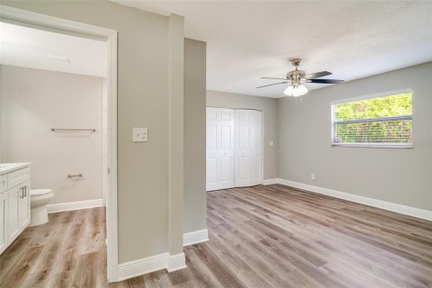 House in Englewood, Florida 4 bedrooms, 195.47 sq.m. № 1614569 - photo 20