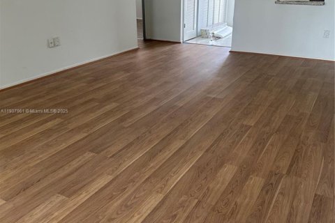 Condominio en alquiler en Sunrise, Florida, 2 dormitorios, 78.97 m2 № 1964280 - foto 1