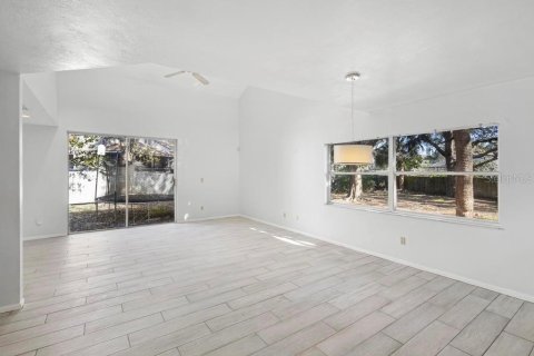 Casa en alquiler en Orlando, Florida, 3 dormitorios, 179.95 m2 № 1717402 - foto 2