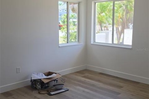 Casa en venta en Saint Pete Beach, Florida, 2 dormitorios, 136.01 m2 № 2386492 - foto 7