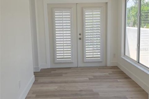Casa en venta en Saint Pete Beach, Florida, 2 dormitorios, 136.01 m2 № 2386492 - foto 3