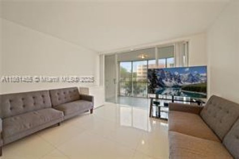 Copropriété à louer à Miami, Floride: 1 chambre, 96.25 m2 № 1892153 - photo 2