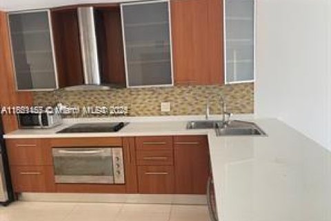 Copropriété à louer à Miami, Floride: 1 chambre, 96.25 m2 № 1892153 - photo 3