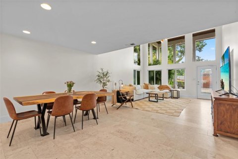 House in Tampa, Florida 3 bedrooms, 252.14 sq.m. № 1894319 - photo 7