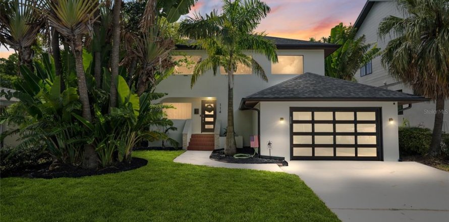 House in Tampa, Florida 3 bedrooms, 252.14 sq.m. № 1894319