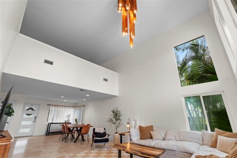 House in Tampa, Florida 3 bedrooms, 252.14 sq.m. № 1894319 - photo 16