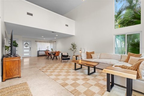 House in Tampa, Florida 3 bedrooms, 252.14 sq.m. № 1894319 - photo 15