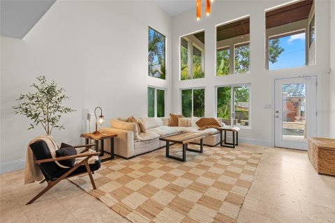 House in Tampa, Florida 3 bedrooms, 252.14 sq.m. № 1894319 - photo 13