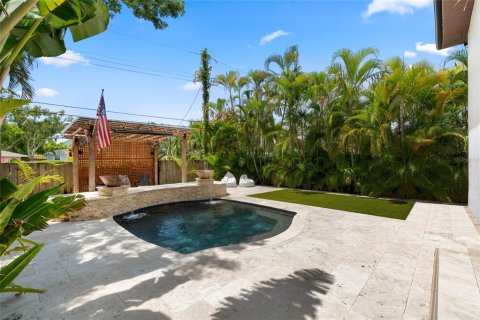 House in Tampa, Florida 3 bedrooms, 252.14 sq.m. № 1894319 - photo 3