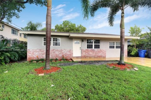 Casa en venta en North Lauderdale, Florida, 4 dormitorios, 133.78 m2 № 2027094 - foto 2