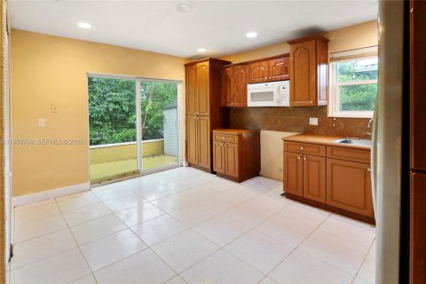 Casa en venta en North Lauderdale, Florida, 4 dormitorios, 133.78 m2 № 2027094 - foto 4