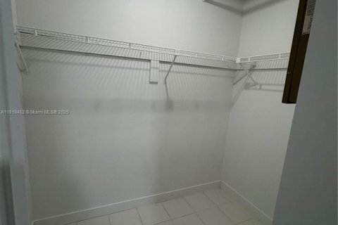 Condominio en venta en Lauderhill, Florida, 2 dormitorios, 101.08 m2 № 2078136 - foto 7