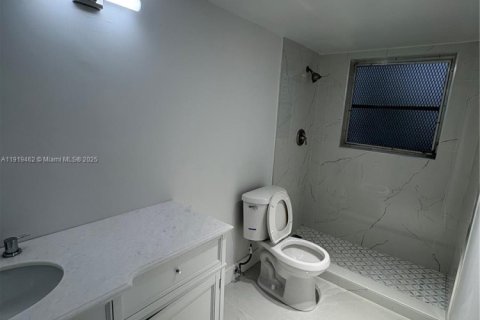 Condominio en venta en Lauderhill, Florida, 2 dormitorios, 101.08 m2 № 2078136 - foto 8