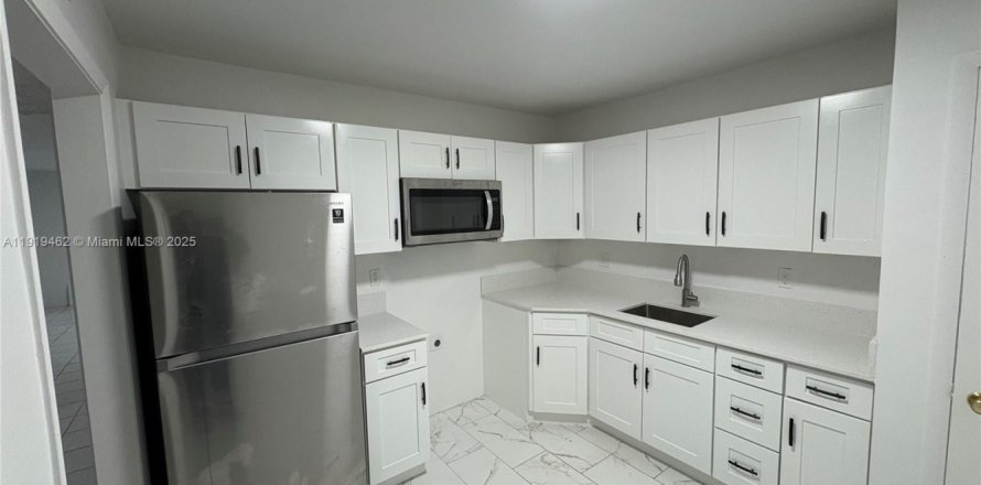 Condominio en Lauderhill, Florida, 2 dormitorios  № 2078136