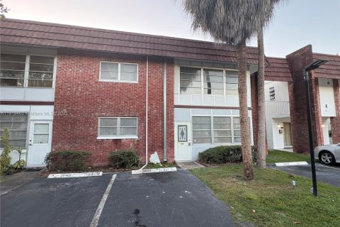Condominio en venta en Lauderhill, Florida, 2 dormitorios, 101.08 m2 № 2078136 - foto 19
