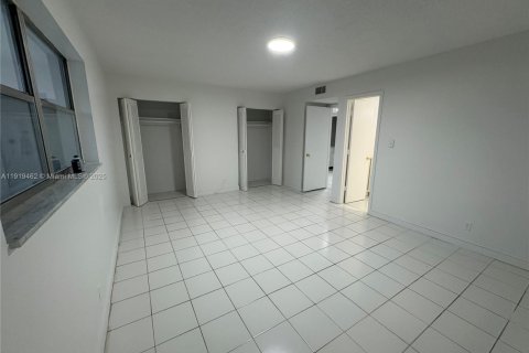 Condominio en venta en Lauderhill, Florida, 2 dormitorios, 101.08 m2 № 2078136 - foto 10