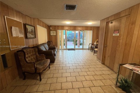 Condominio en venta en Lauderhill, Florida, 2 dormitorios, 101.08 m2 № 2078136 - foto 16
