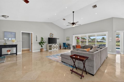Villa ou maison à vendre à Coral Springs, Floride: 4 chambres, 244.33 m2 № 1895908 - photo 9
