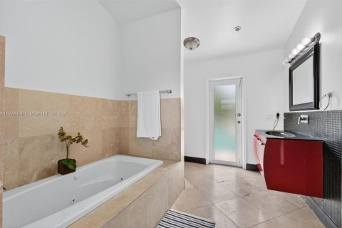 Villa ou maison à vendre à Coral Springs, Floride: 4 chambres, 244.33 m2 № 1895908 - photo 28