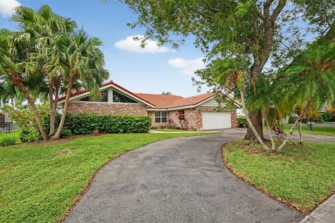 Villa ou maison à vendre à Coral Springs, Floride: 4 chambres, 244.33 m2 № 1895908 - photo 3