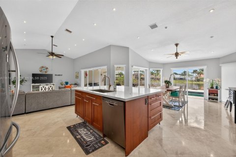 Villa ou maison à vendre à Coral Springs, Floride: 4 chambres, 244.33 m2 № 1895908 - photo 12